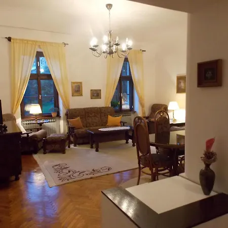 بيت الضيافة ي إم بي إل 74 البوتيكي * سراييفو